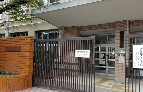 近くの大阪市立茨田南小学校まで491m（徒歩7分）