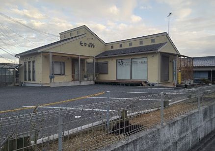 近くのヒロ美容室まで155m（徒歩2分）