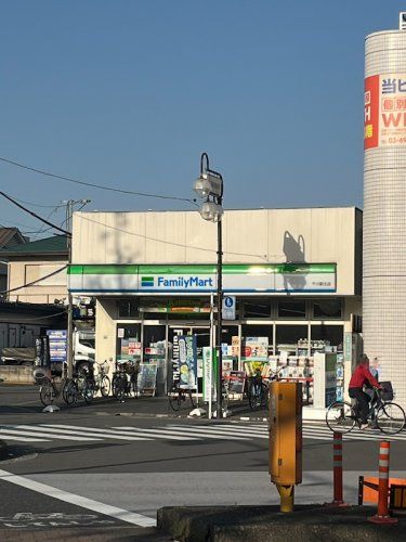 近くのコンビニまで456m（徒歩6分）