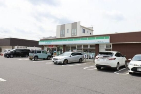 近くのファミリーマート 千葉末広四丁目店まで744m（徒歩10分）