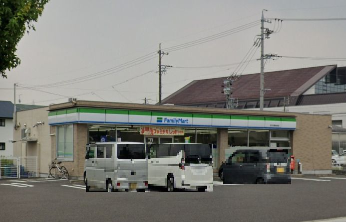 近くのファミリーマート 北名古屋能田店まで126m(徒歩2分)
