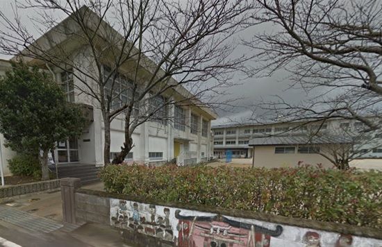 近くの雲仙市立鶴田小学校まで245m(徒歩4分)