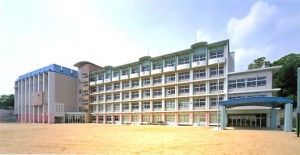近くの神戸市立池田小学校まで232m(徒歩3分)