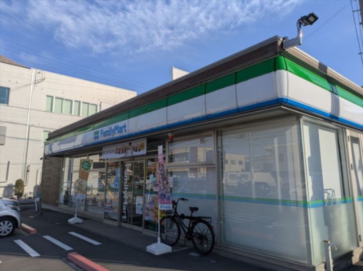 近くのファミリーマート 小牧新町店まで1,109m(徒歩14分)