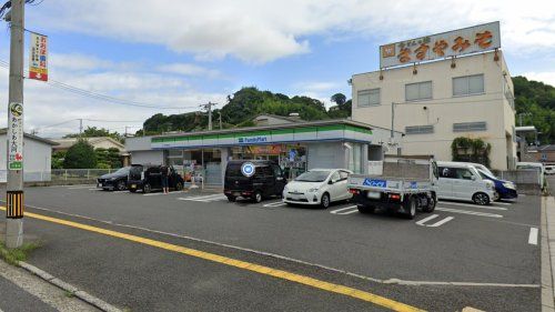 近くのファミリーマート 広島丹那町店まで260m（徒歩4分）