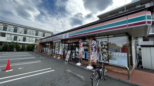 近くのセブンイレブン 小平小川東町1丁目店まで448m（徒歩6分）
