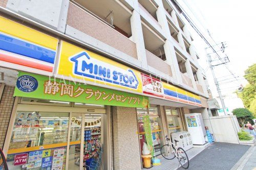 近くのミニストップ 生田駅南口店まで570m(徒歩8分)
