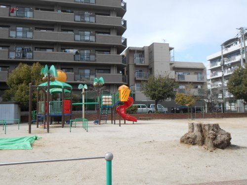 近くの蔵本公園まで1,334m（徒歩17分）