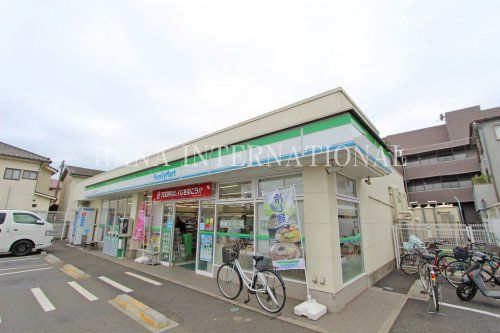 近くのファミリーマート新川吉祥寺通り店まで342m(徒歩5分)