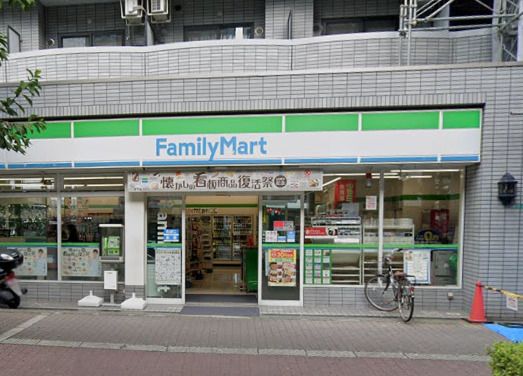 近くのファミリーマート 東三国三丁目店まで1,157m(徒歩15分)