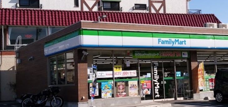 近くのファミリーマート 石川橋店まで215m(徒歩3分)