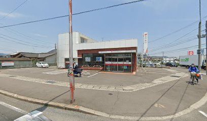 近くの香川銀行円座支店まで1,668m（徒歩21分）