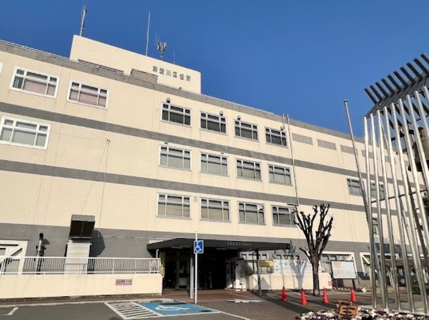 近くの大阪市東淀川区役所まで676m（徒歩9分）