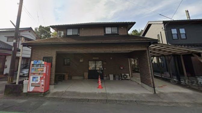 近くの駄菓子屋ちーちゃんまで811m(徒歩11分)
