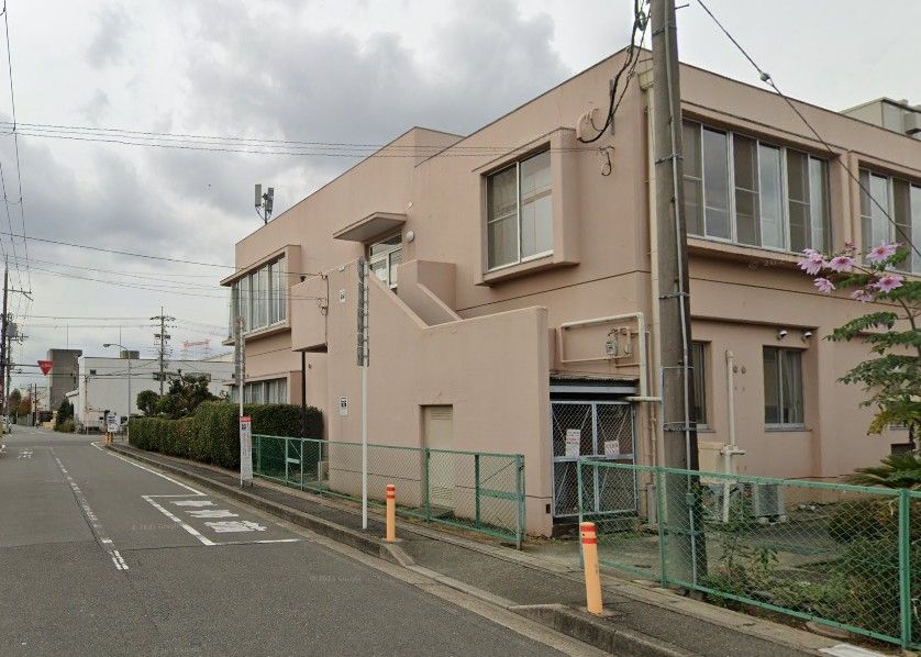 近くの摂津市役所鳥飼市民サービスコーナーまで1,038m（徒歩13分）