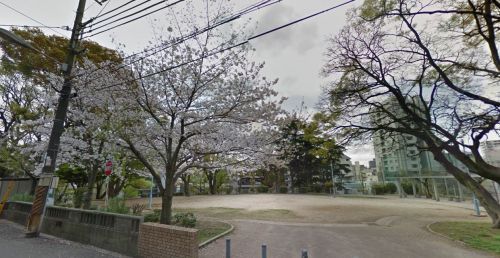 近くの清水谷公園まで492m（徒歩7分）