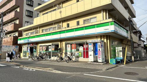 近くのコンビニまで34m（徒歩1分）