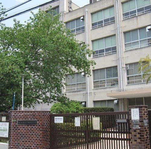 近くの大阪市立下新庄小学校まで355m(徒歩5分)