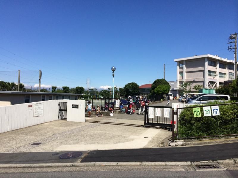 近くの横須賀市立大矢部小学校まで1,450m（徒歩19分）