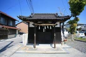 近くの神石神社/亀石神社まで129m（徒歩2分）