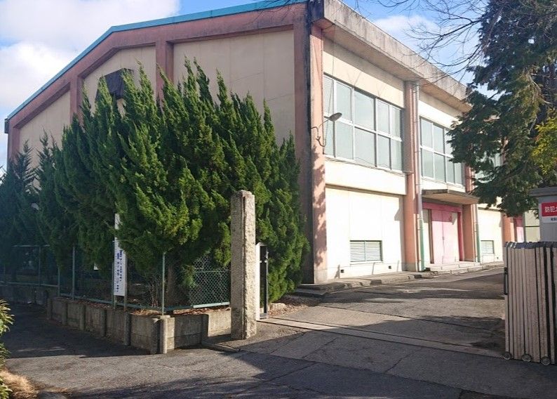 近くの尾張旭市立旭小学校まで820m(徒歩11分)