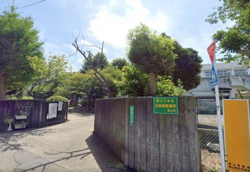 近くの葉山町立葉山小学校まで1,874m(徒歩24分)