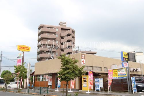 近くの飲食店まで248m（徒歩4分）