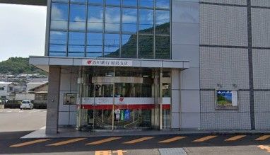 近くの香川銀行屋島支店まで972m（徒歩13分）