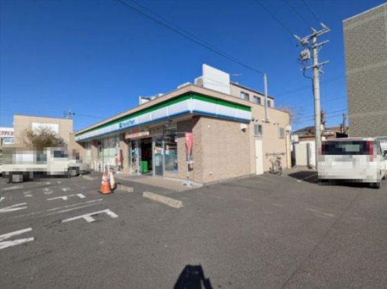 近くのファミリーマート 岩倉大地新町店まで409m(徒歩6分)