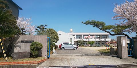 近くの鬼無幼稚園まで881m（徒歩12分）