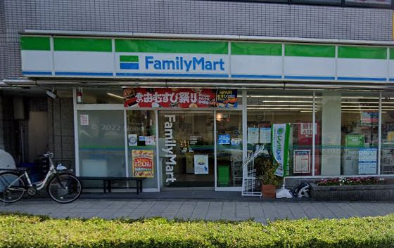 近くのファミリーマート 北河堀店まで453m（徒歩6分）