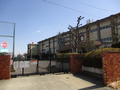 近くの一宮市立浅野小学校まで1,214m(徒歩16分)