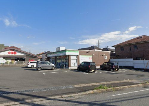近くのファミリーマート 市原旭五所店まで611m(徒歩8分)