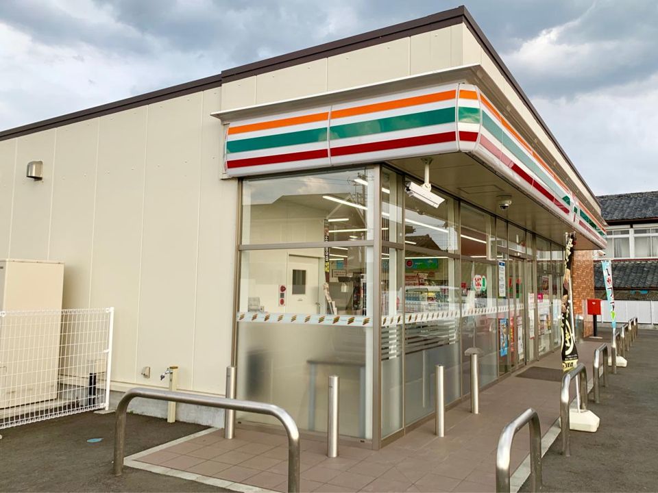 近くのセブンイレブン 太田市鳥山上町店まで405m（徒歩6分）