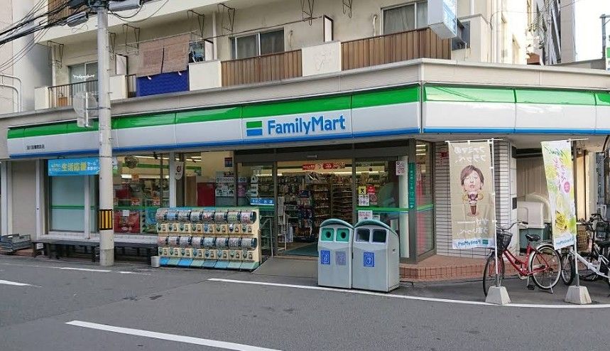 近くのファミリーマート 淀川図書館前店まで563m（徒歩8分）