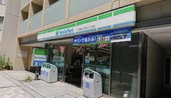 近くのファミリーマート 日本橋人形町三丁目店まで415m(徒歩6分)