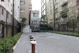 近くのいずみ児童遊園まで234m(徒歩3分)