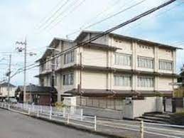 近くの大津市富士見支所まで694m（徒歩9分）