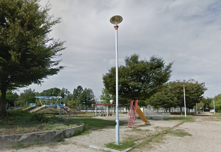 近くの豊里中央公園まで299m（徒歩4分）