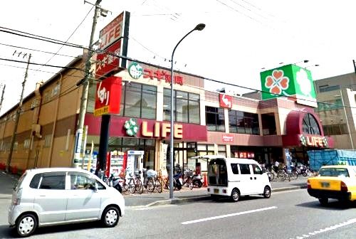近くのライフまで349m（徒歩5分）