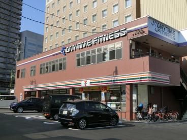 近くのセブンイレブン 横浜子安通2丁目店まで648m(徒歩9分)