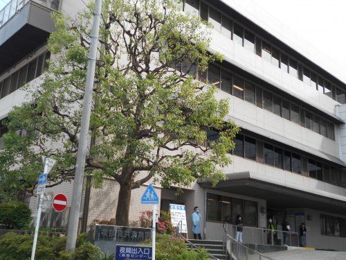 近くの横須賀共済病院まで421m（徒歩6分）
