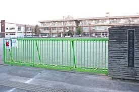 近くのみどり市立大間々南小学校まで636m(徒歩8分)
