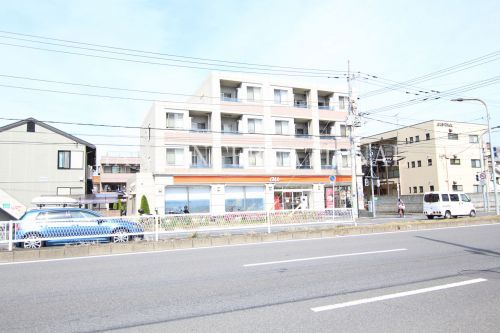近くのａｕショップ南行徳まで378m（徒歩5分）