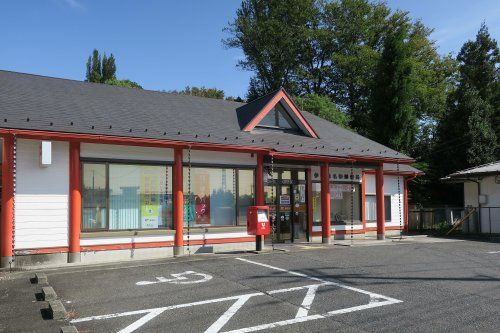 近くの伊勢崎名和郵便局まで834m（徒歩11分）