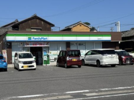 近くのファミリーマート 常滑小倉町店まで911m(徒歩12分)