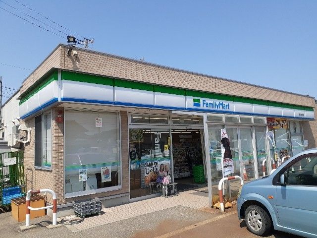 近くのファミリーマート 富山岩瀬浜店まで672m(徒歩9分)