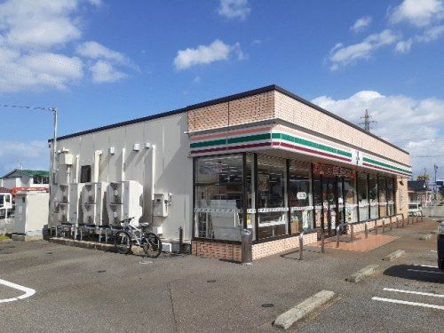 近くのセブンイレブン 高岡野村北店まで256m（徒歩4分）