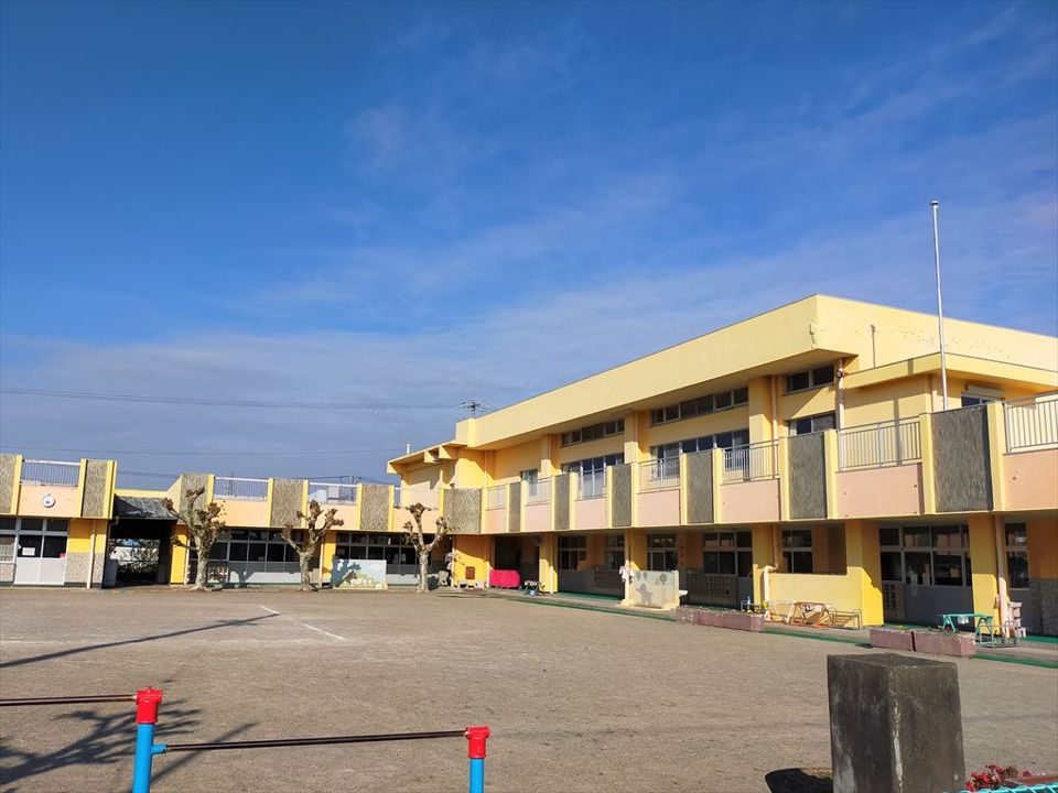 近くの山名保育園まで624m(徒歩8分)