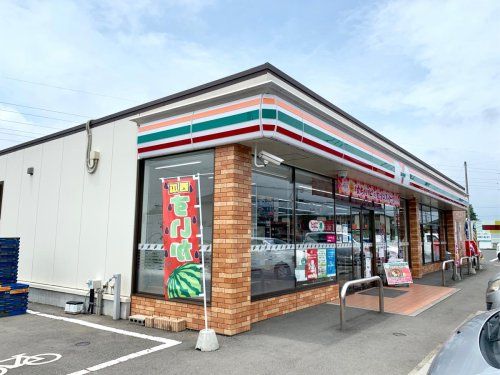 近くのセブンイレブン 藪塚町藪塚店まで272m（徒歩4分）